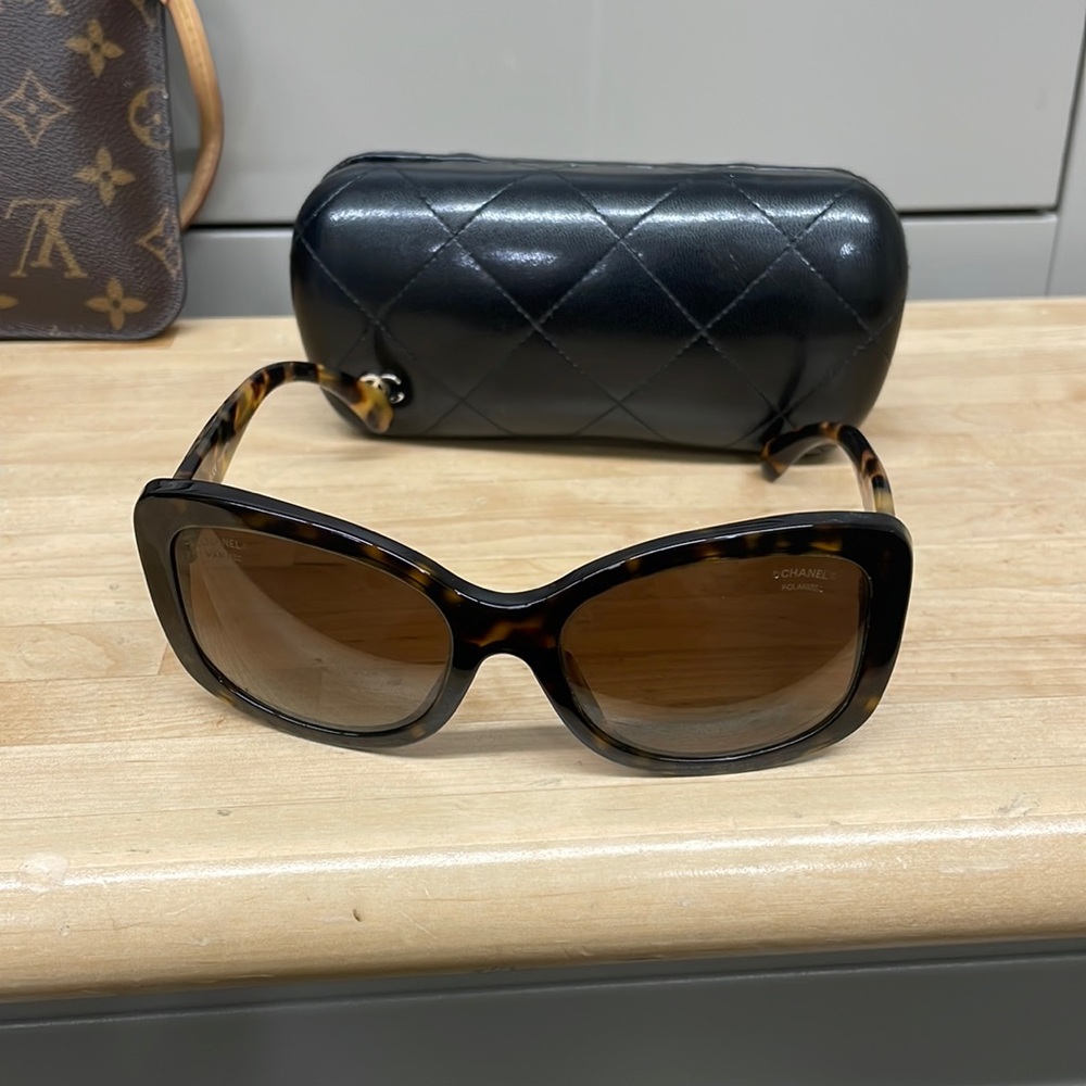 Authentic CHANEL sunglasses with case